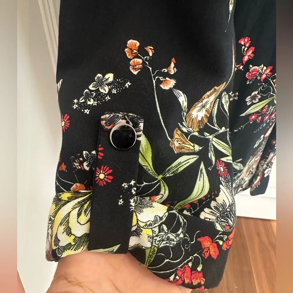 Beulah Black Floral Rolled Up Sleeve Blazer (Size Medium) - Picture 3 of 7
